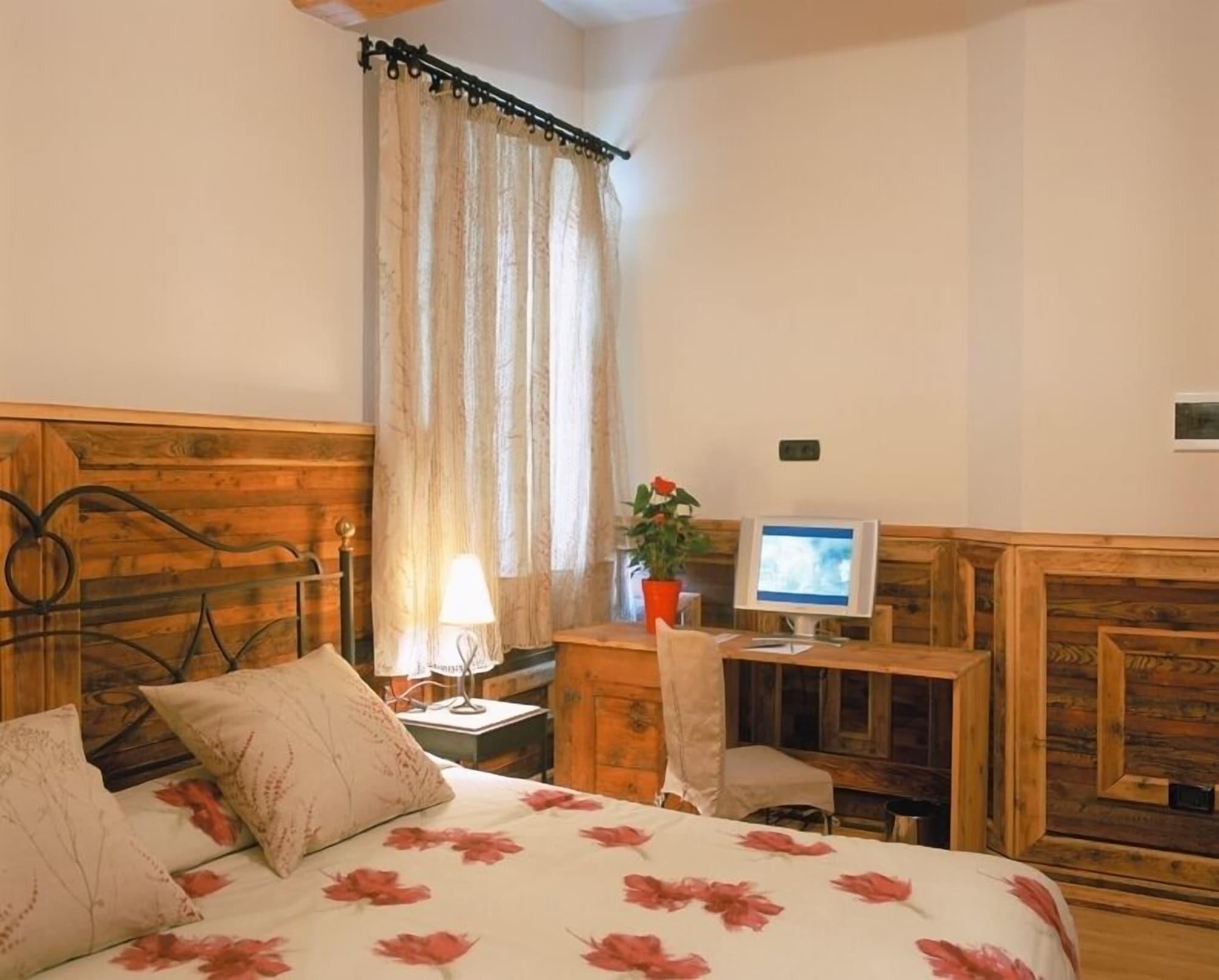 Hotel Sant Roc Solsona Esterno foto